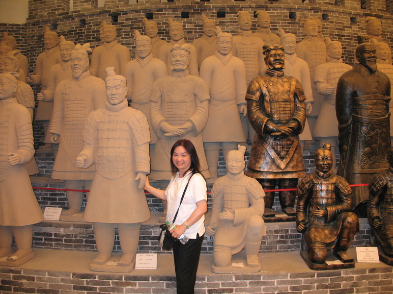 Image: /media/?path=/trips/2007-08-13 China/2007-08-18_Xi'an/20070818-114048-0-Ric.jpg